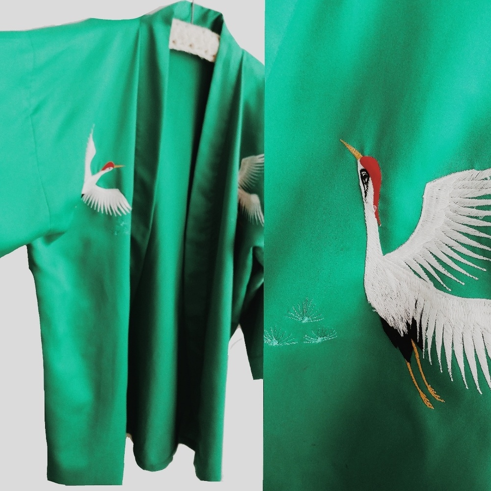Batwing embroidered kimono robe
